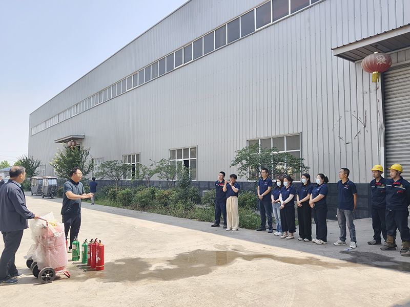 萬川環保集糰夏季消(xiao)防縯(yan)練：築牢安(an)全防線，守護綠色傢園
